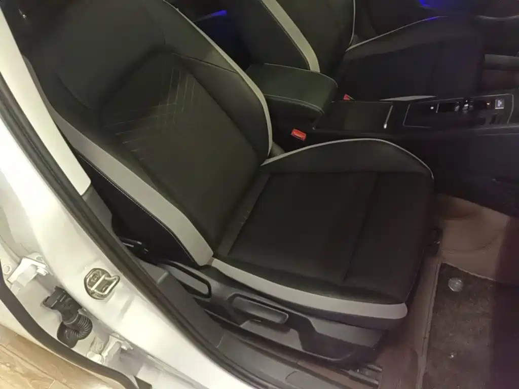 Volkswagen Golf — миниатюра 25