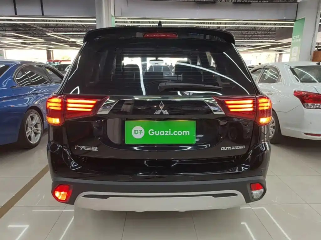 Mitsubishi Outlander — миниатюра 6
