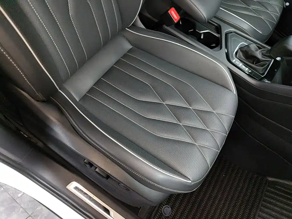 Volkswagen Tiguan L — миниатюра 25