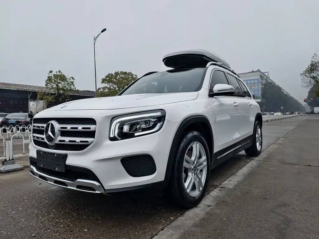 MERCEDES-BENZ GLB
