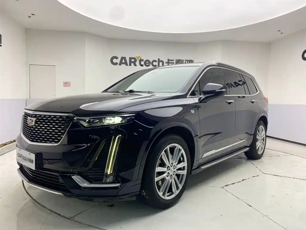 CADILLAC XT6
