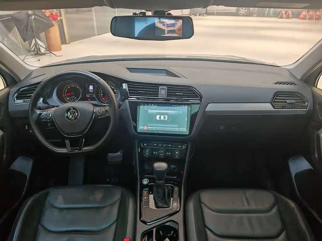 Volkswagen Tiguan L L 2020 330TSI AT Comfort VI