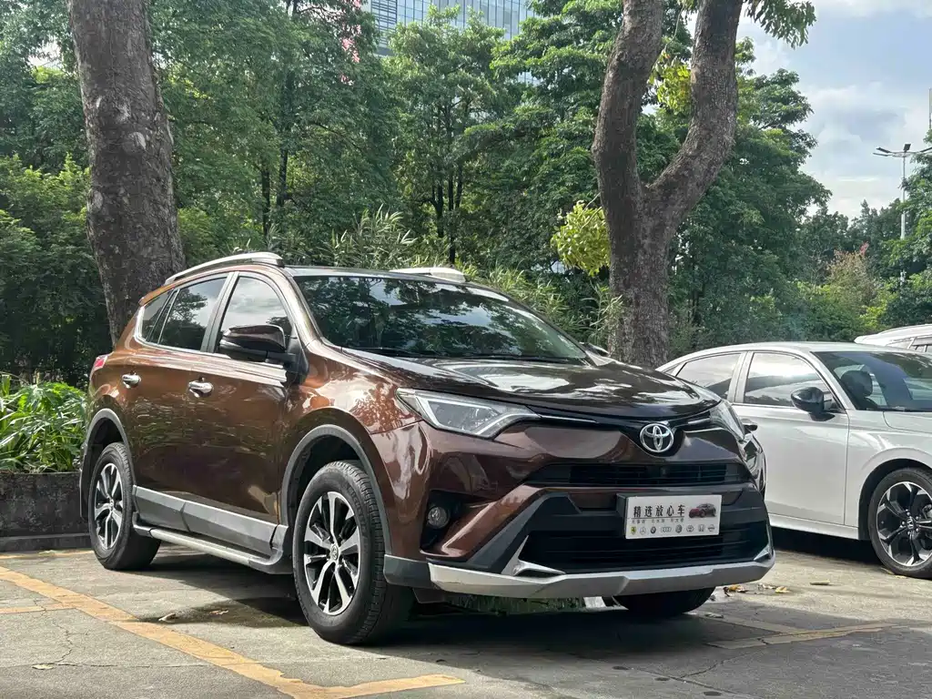 Toyota RAV4 — миниатюра 3