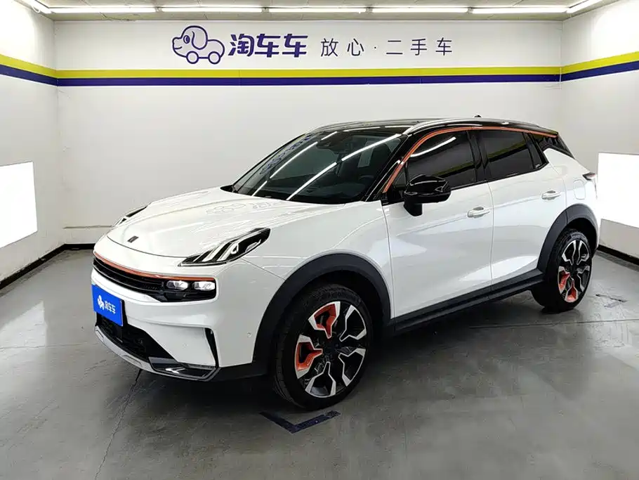 Lynk & Co 06