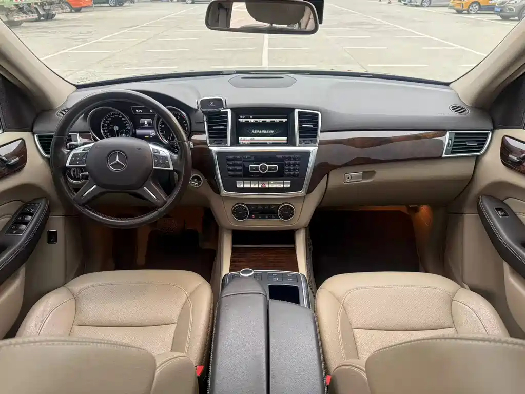 Mercedes-Benz M-Class — миниатюра 12