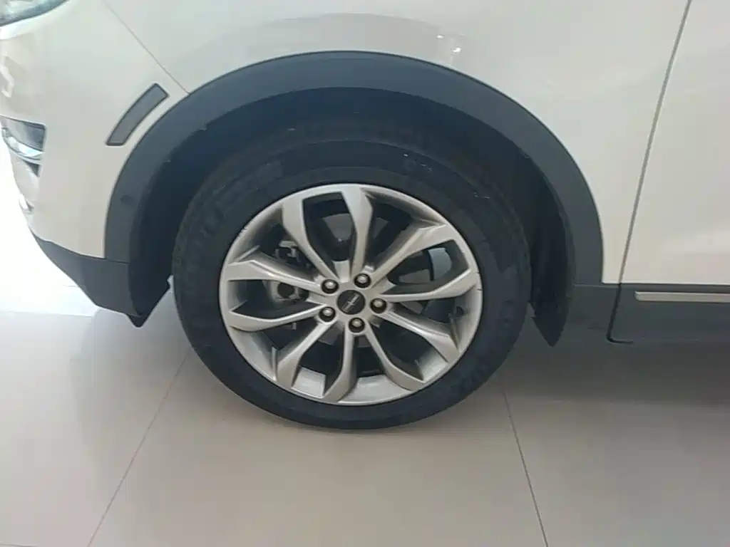 Lincoln MKC — миниатюра 23