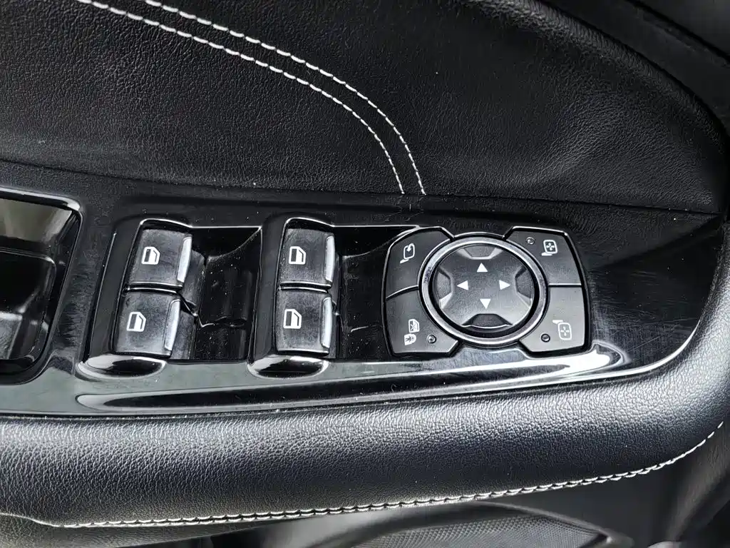 Ford Edge — миниатюра 9