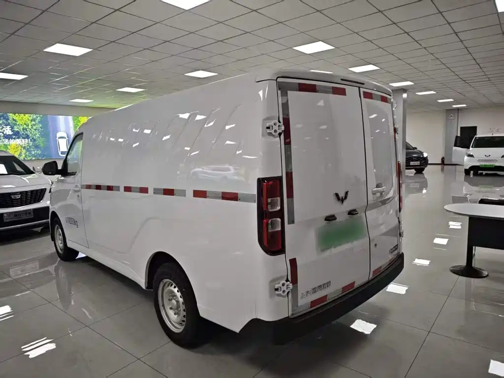 Wuling Yangguang — миниатюра 5