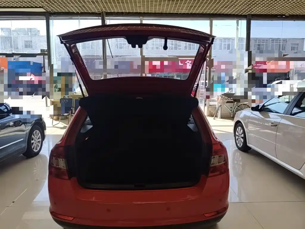Skoda Rapid Spaceback — миниатюра 19