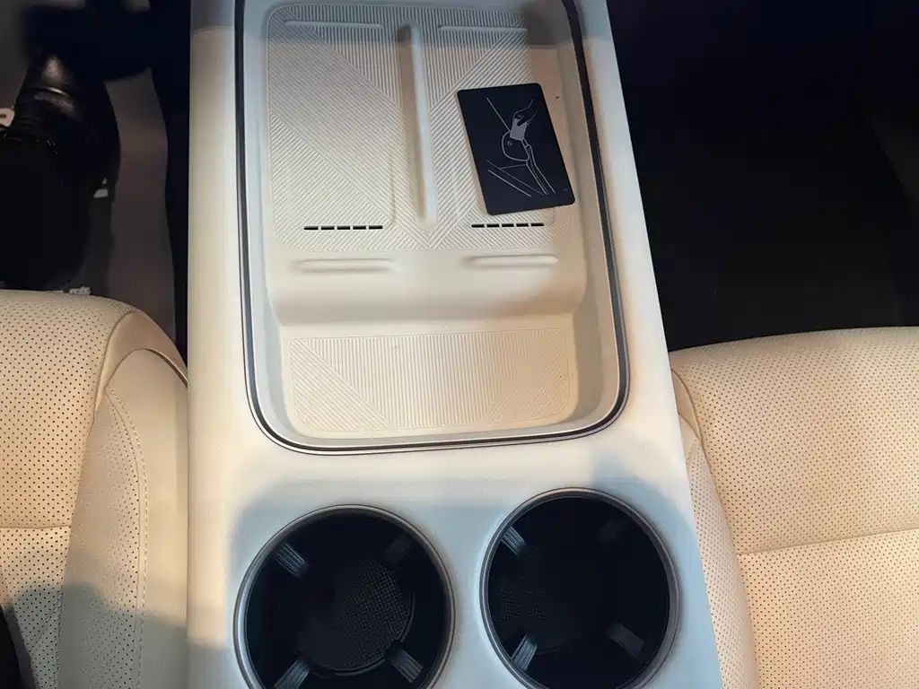 Li Auto Li i8 — миниатюра 18