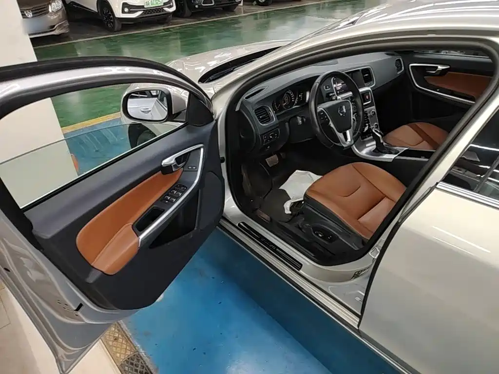Volvo S60 — миниатюра 16