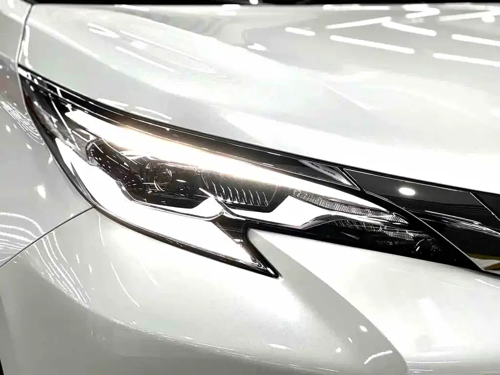 Toyota Sienna — миниатюра 17