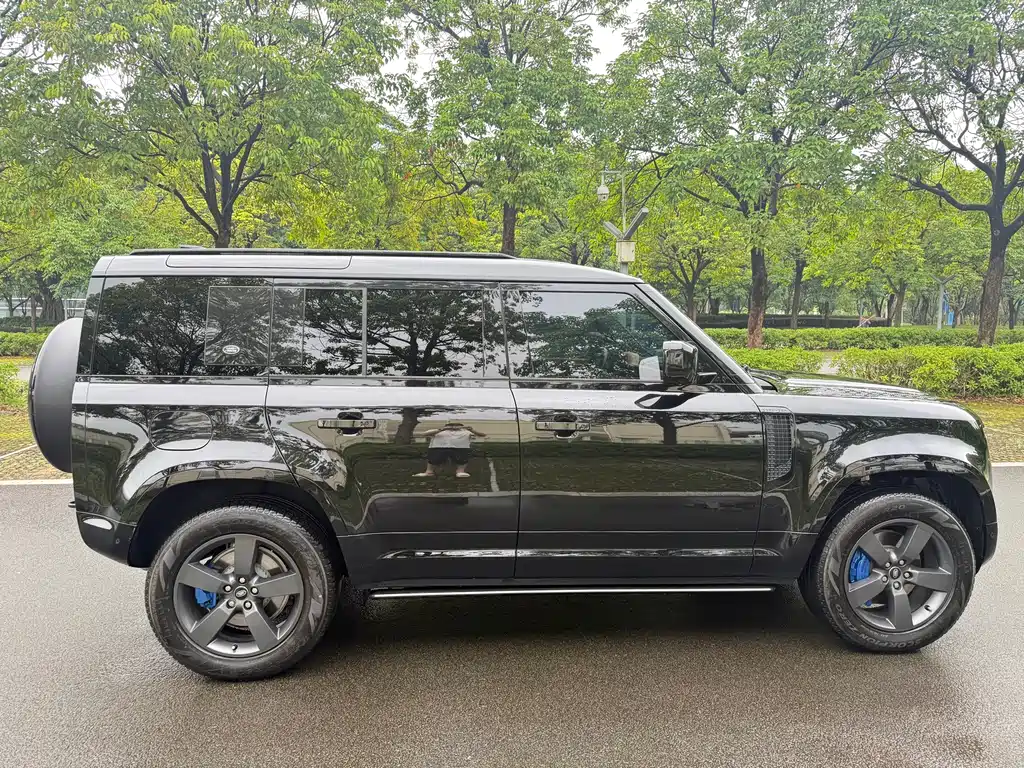 Land Rover Defender — миниатюра 16