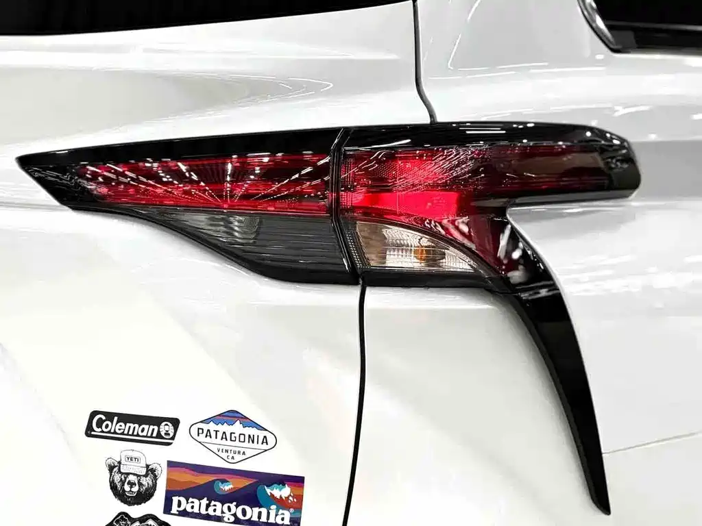 Toyota Sienna — миниатюра 18