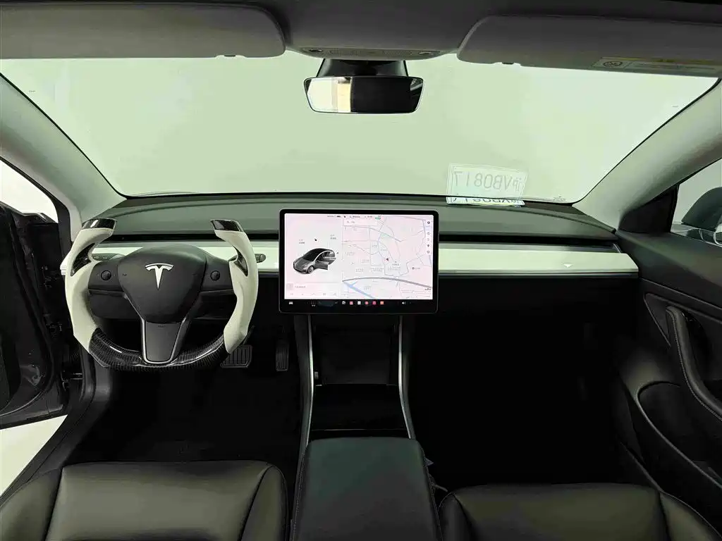 Tesla Model 3 — миниатюра 6