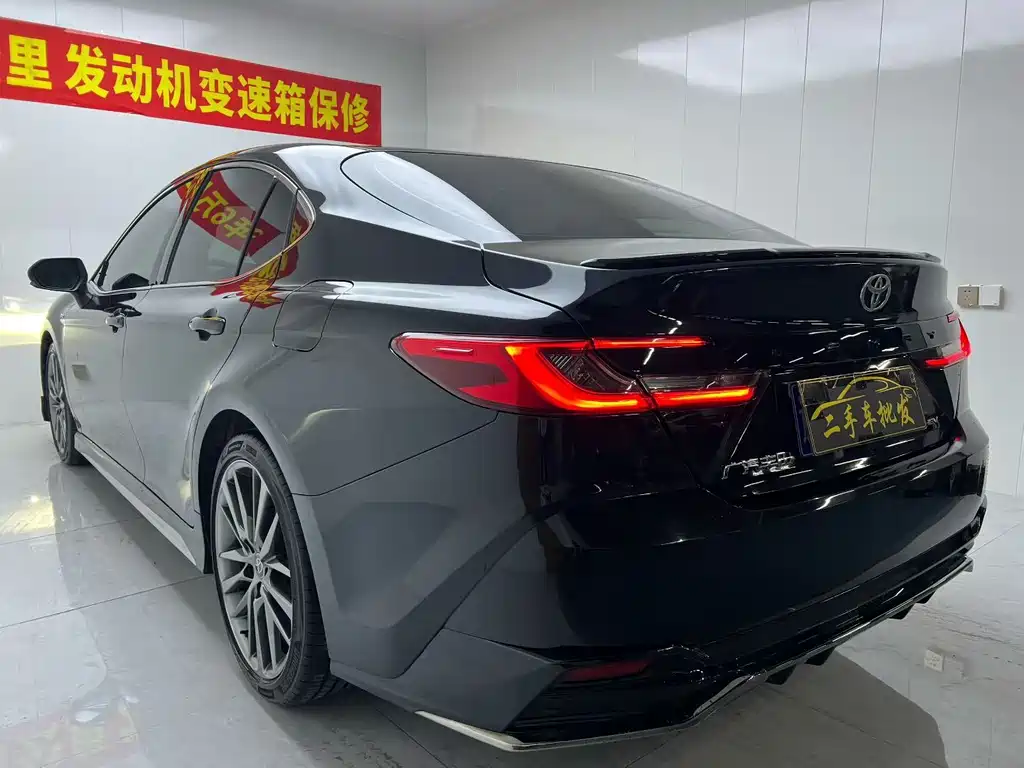 Toyota Camry — миниатюра 6