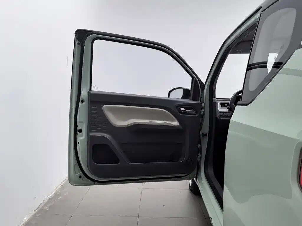 Wuling MINIEV — миниатюра 8