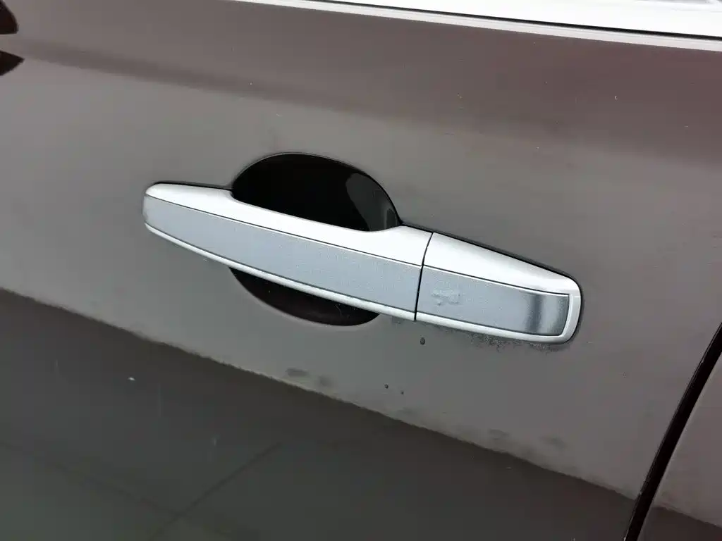 Jaguar XEL — миниатюра 18