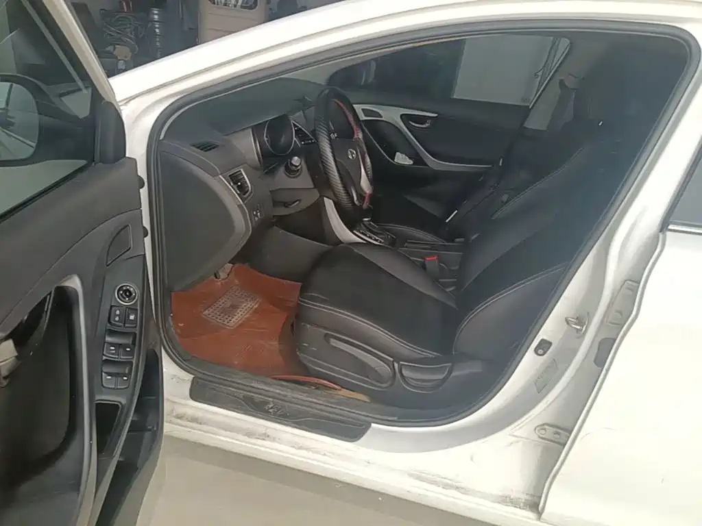 Hyundai Elantra Langdong — миниатюра 15