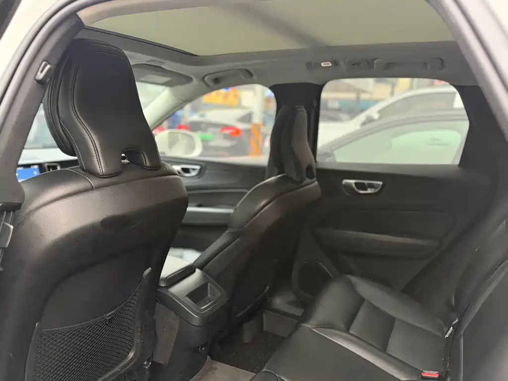 Volvo XC60 — миниатюра 6