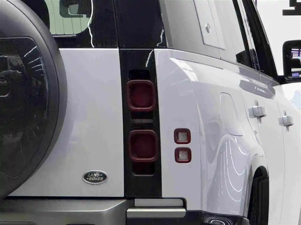 Land Rover Defender — миниатюра 6
