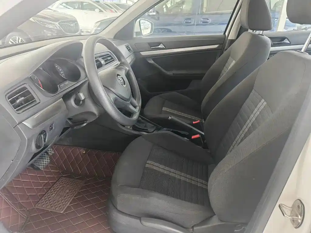 Volkswagen Lavida — миниатюра 4