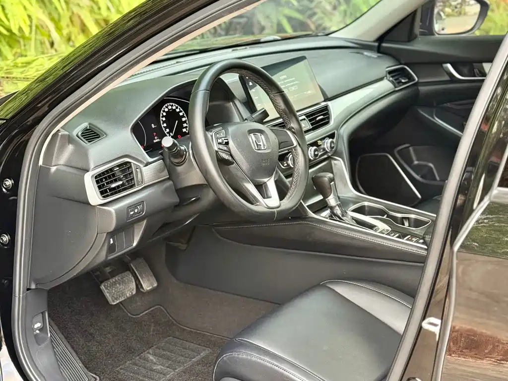 Honda Accord — миниатюра 7