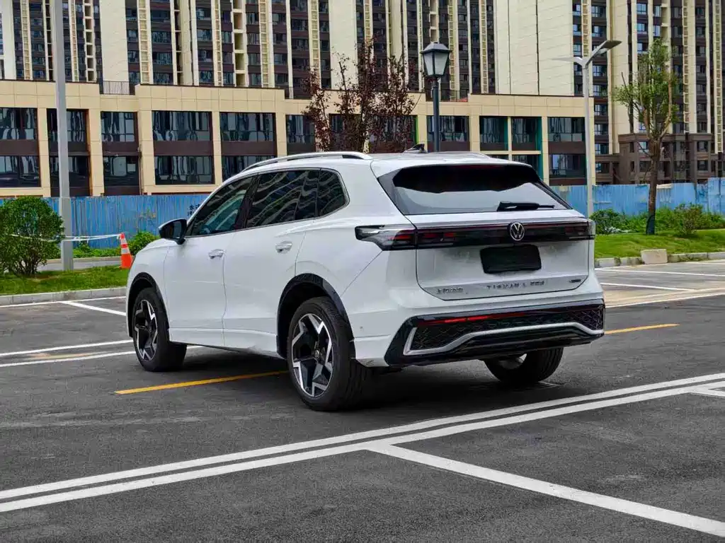 Volkswagen Tiguan L — миниатюра 7