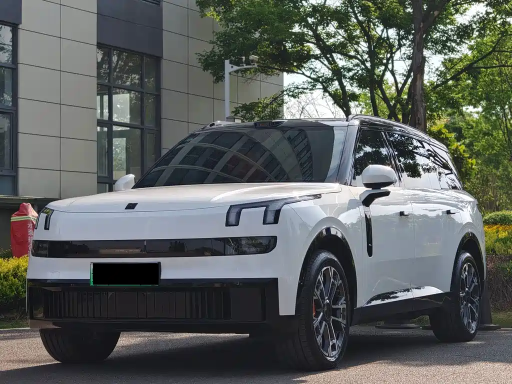 Lynk & Co 领克900 2025