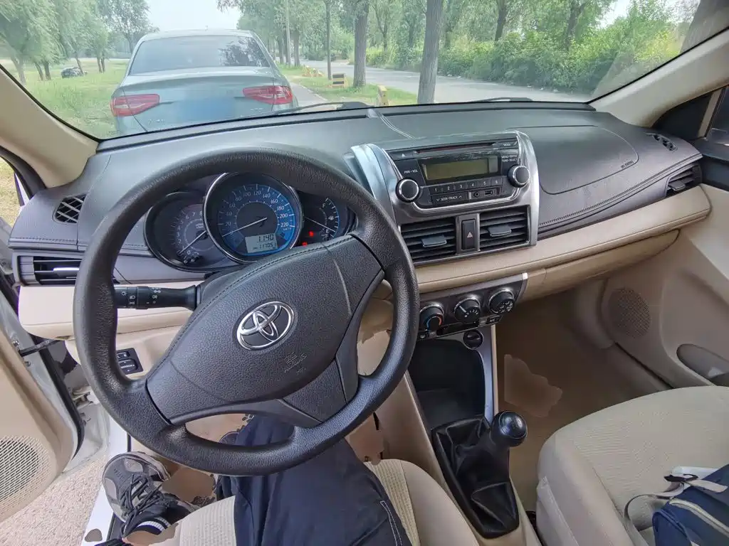 Toyota Yaris L — миниатюра 10