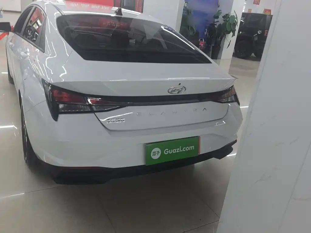 Hyundai Elantra — миниатюра 7