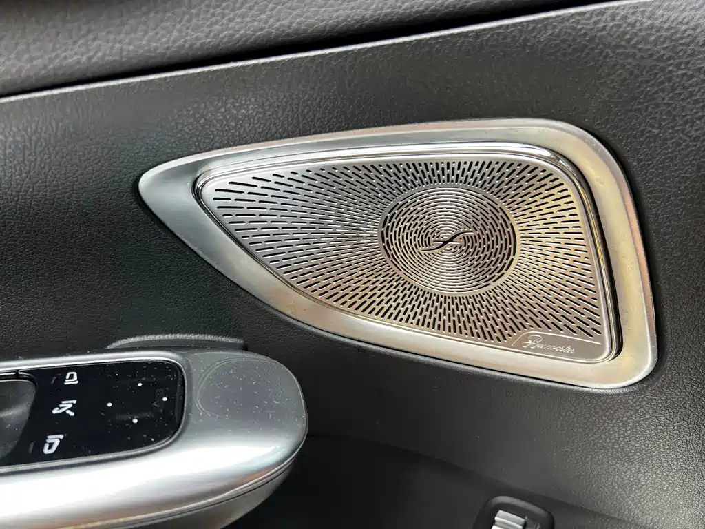 Mercedes-Benz C-Class — миниатюра 7