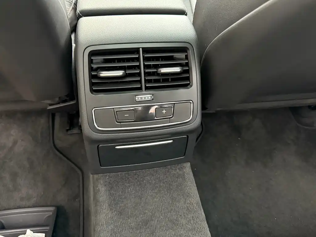 Audi A4L — миниатюра 12