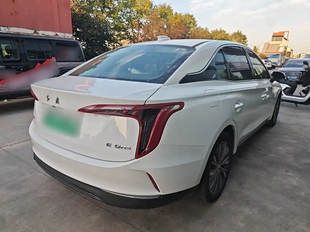 Hongqi Hongqi E-QM5 — миниатюра 7