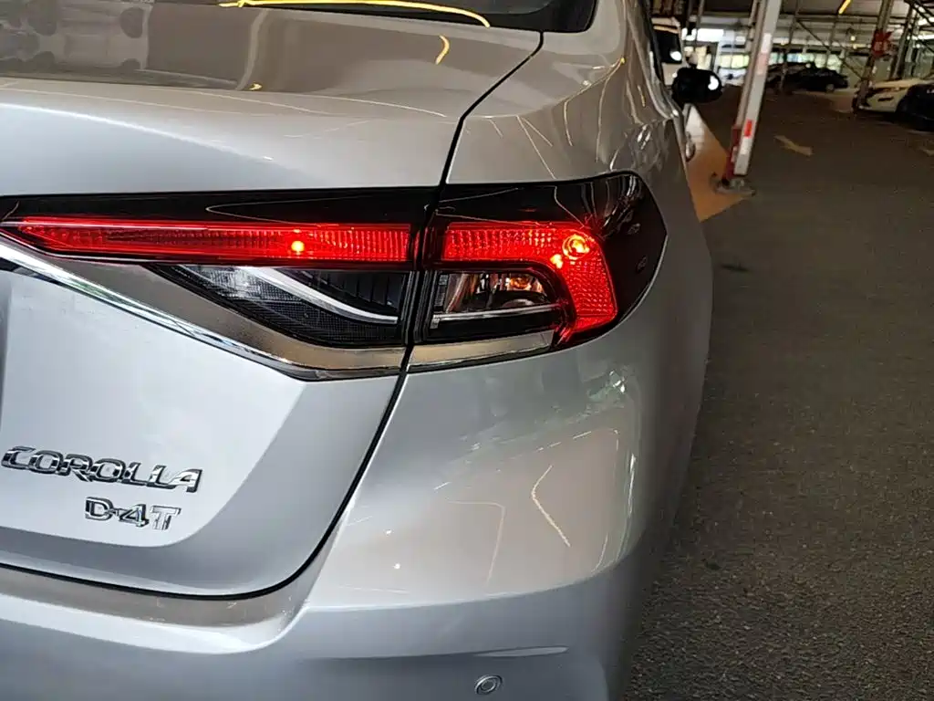 Toyota Corolla — миниатюра 8