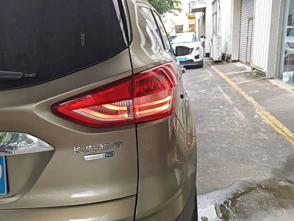 Ford Kuga — миниатюра 8