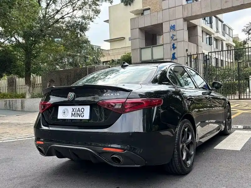 Alfa Romeo Giulia — миниатюра 7