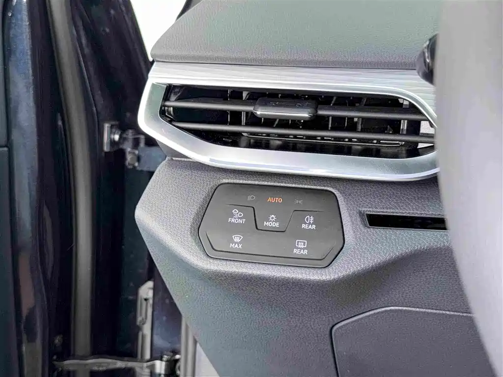 Volkswagen ID.4 Crozz — миниатюра 8