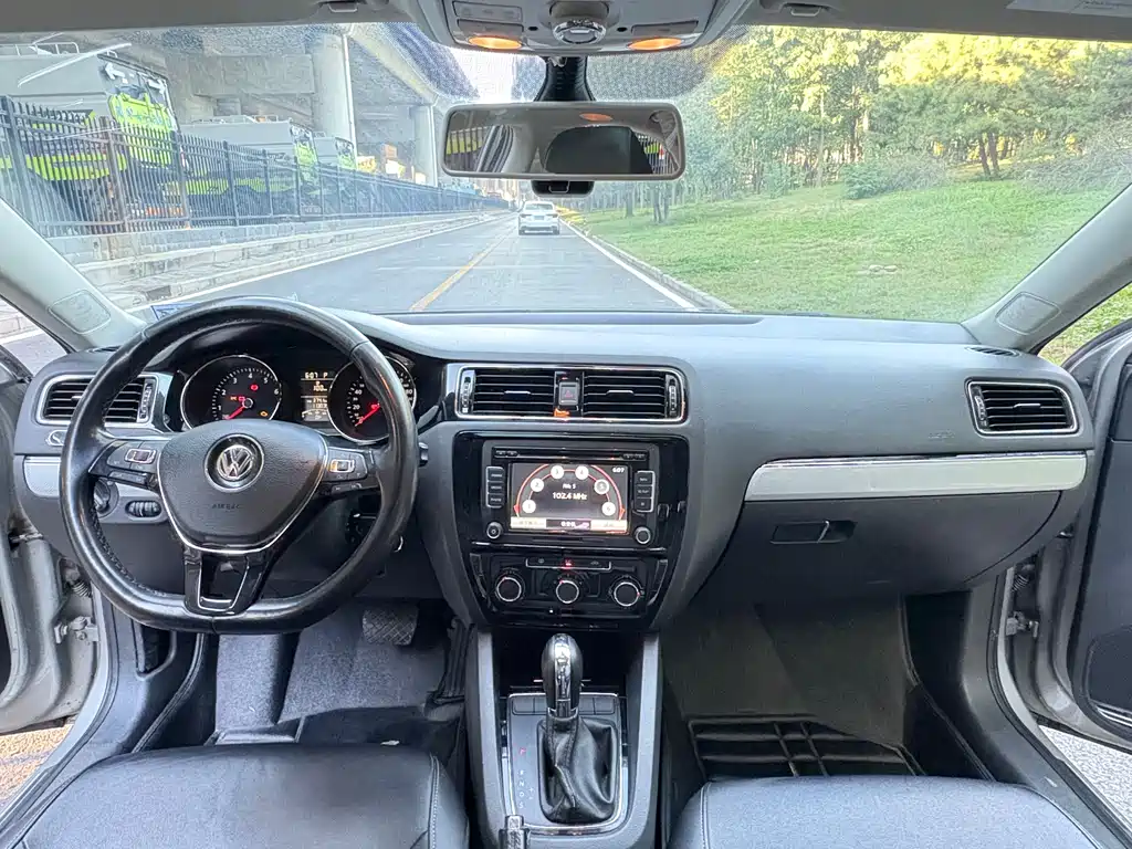 Volkswagen Sagitar — миниатюра 10