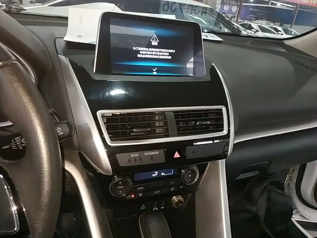 Mitsubishi Eclipse Cross — миниатюра 13