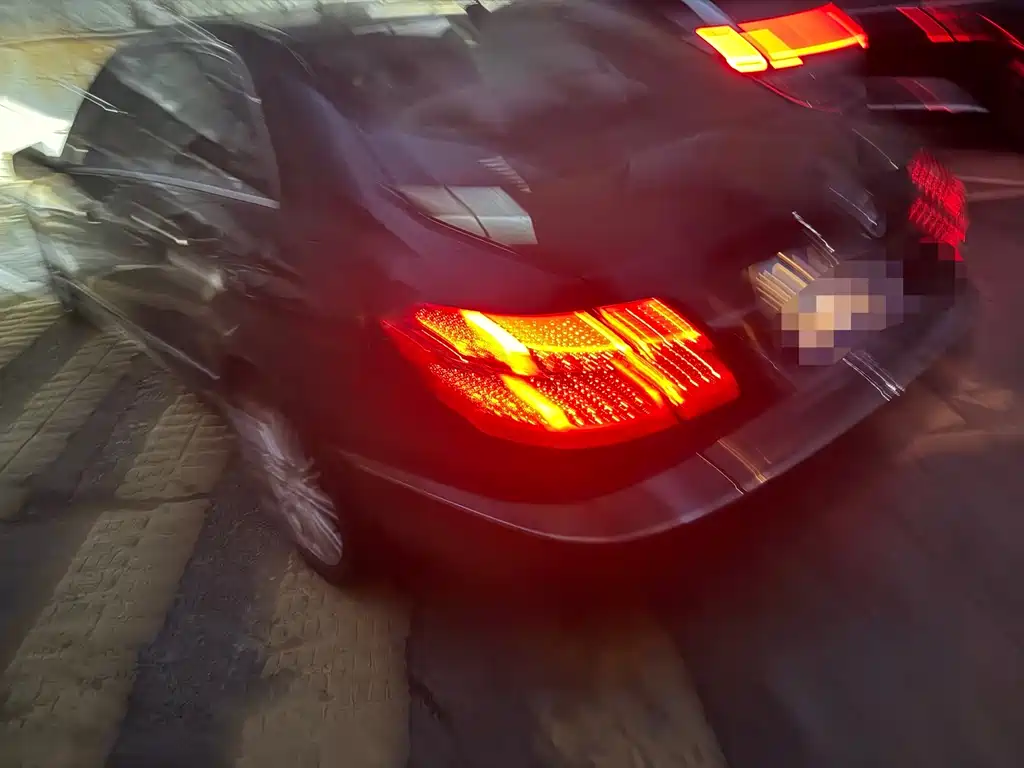 Mercedes-Benz E-Class — миниатюра 3