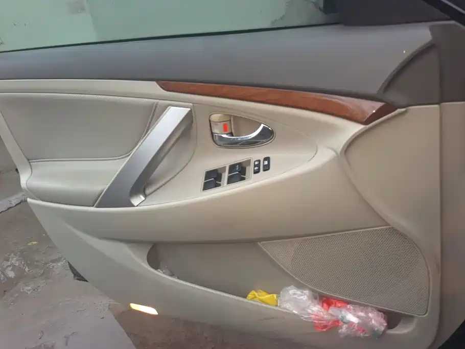 Toyota Camry — миниатюра 7