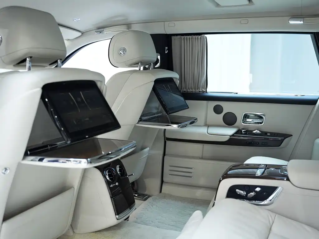 Rolls-Royce Phantom — миниатюра 14