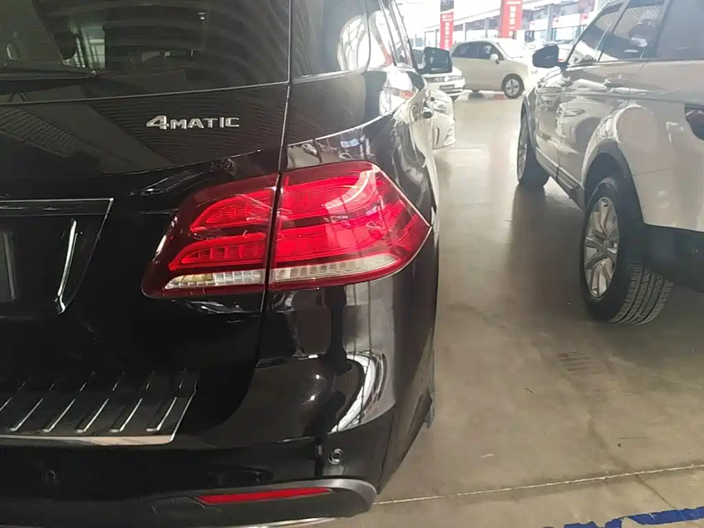 Mercedes-Benz GLE (Import) — миниатюра 8