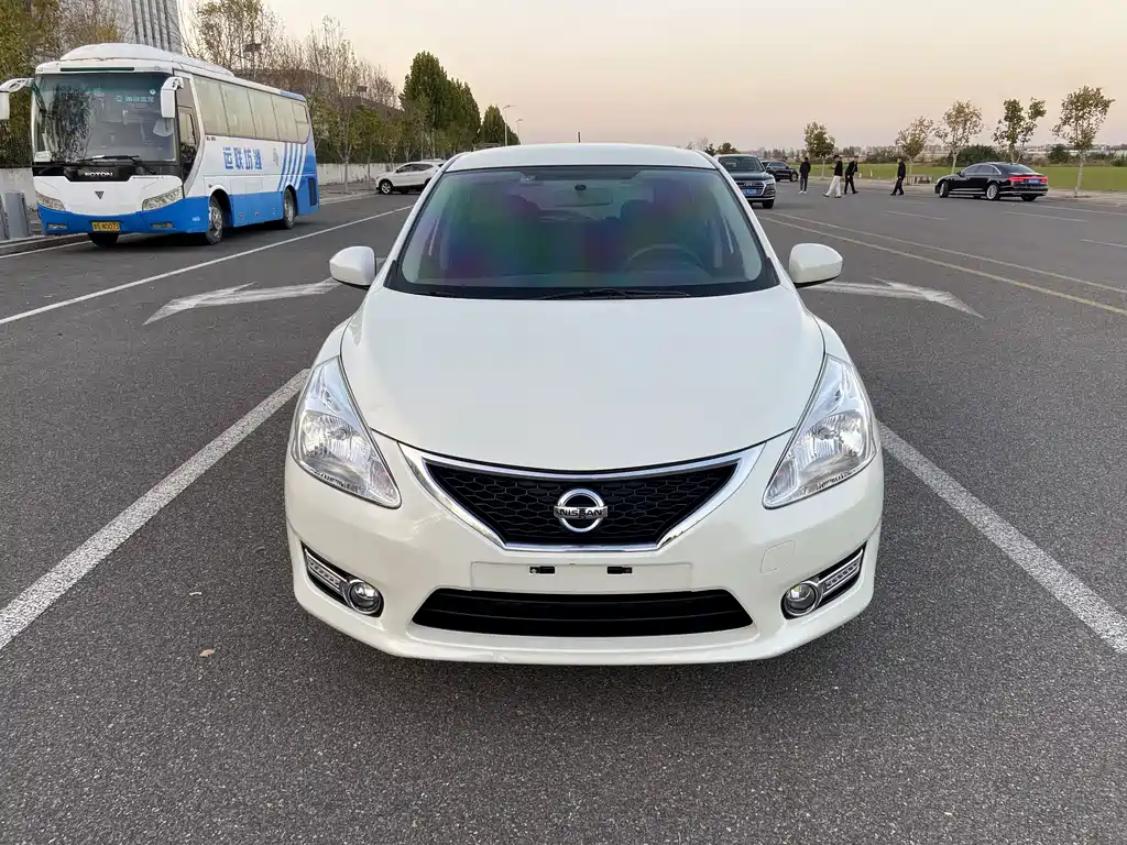 Nissan Tiida — миниатюра 2