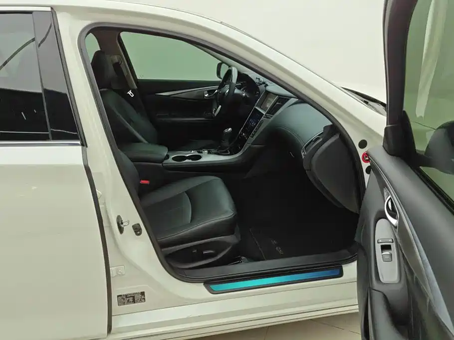 Infiniti Q50L — миниатюра 8