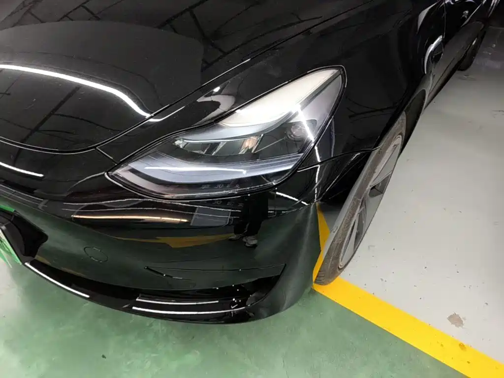Tesla Model 3 — миниатюра 24