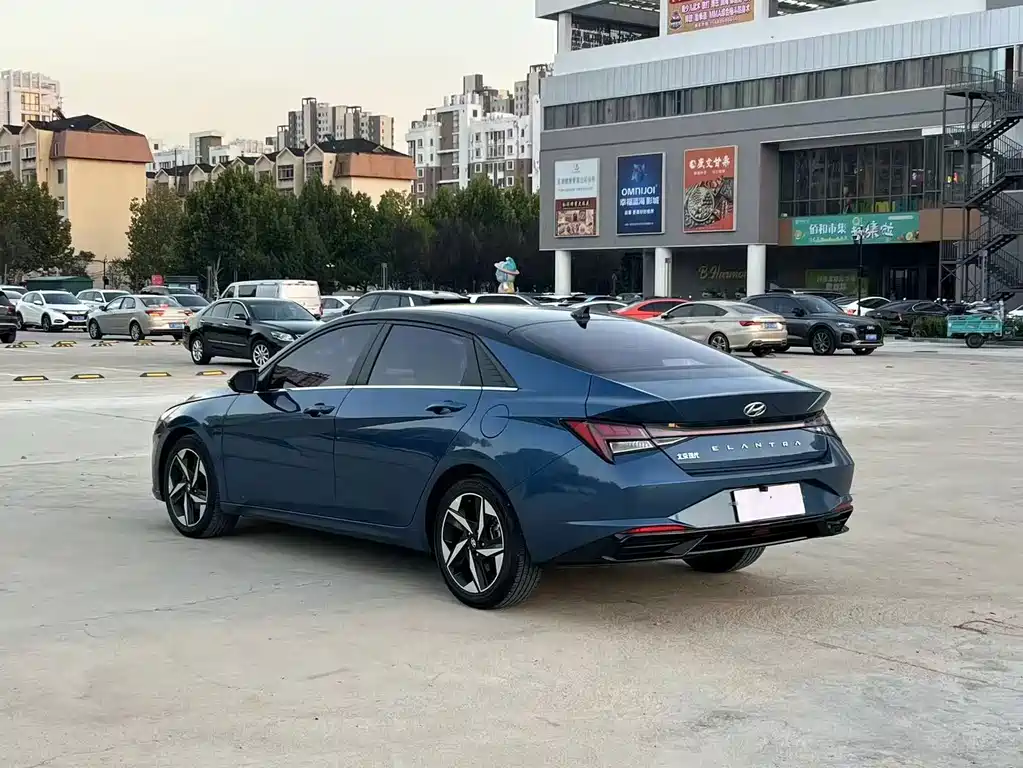 Hyundai Elantra — миниатюра 6
