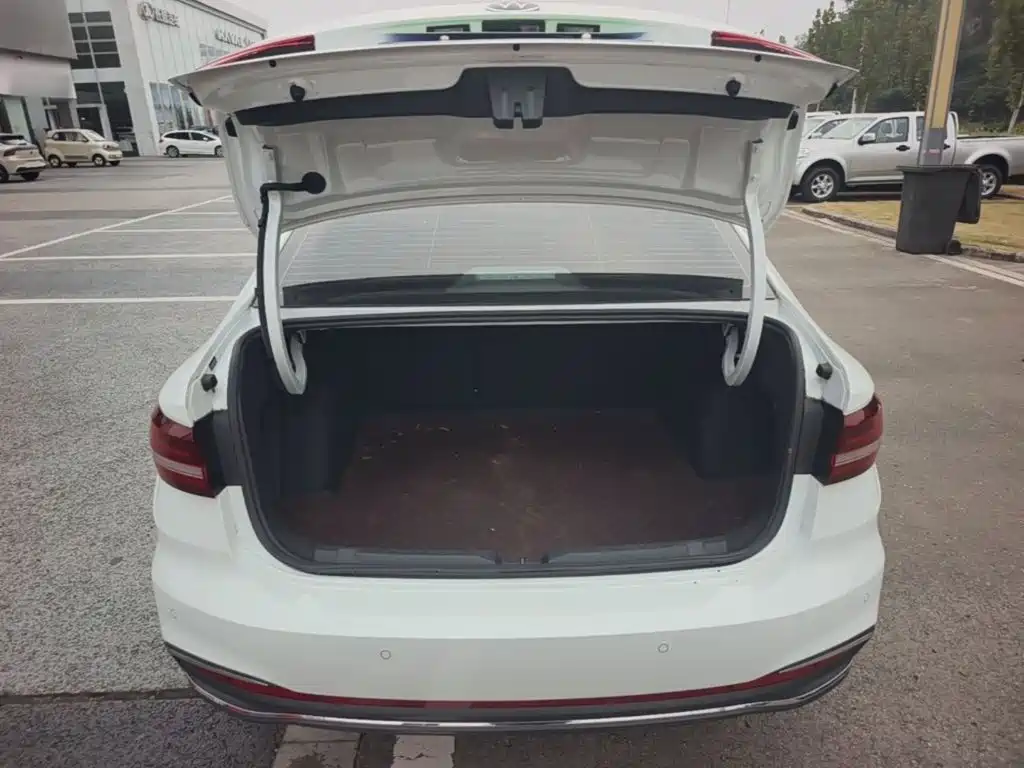 Volkswagen Lavida — миниатюра 19
