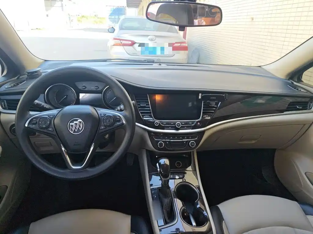 Buick Verano — миниатюра 10